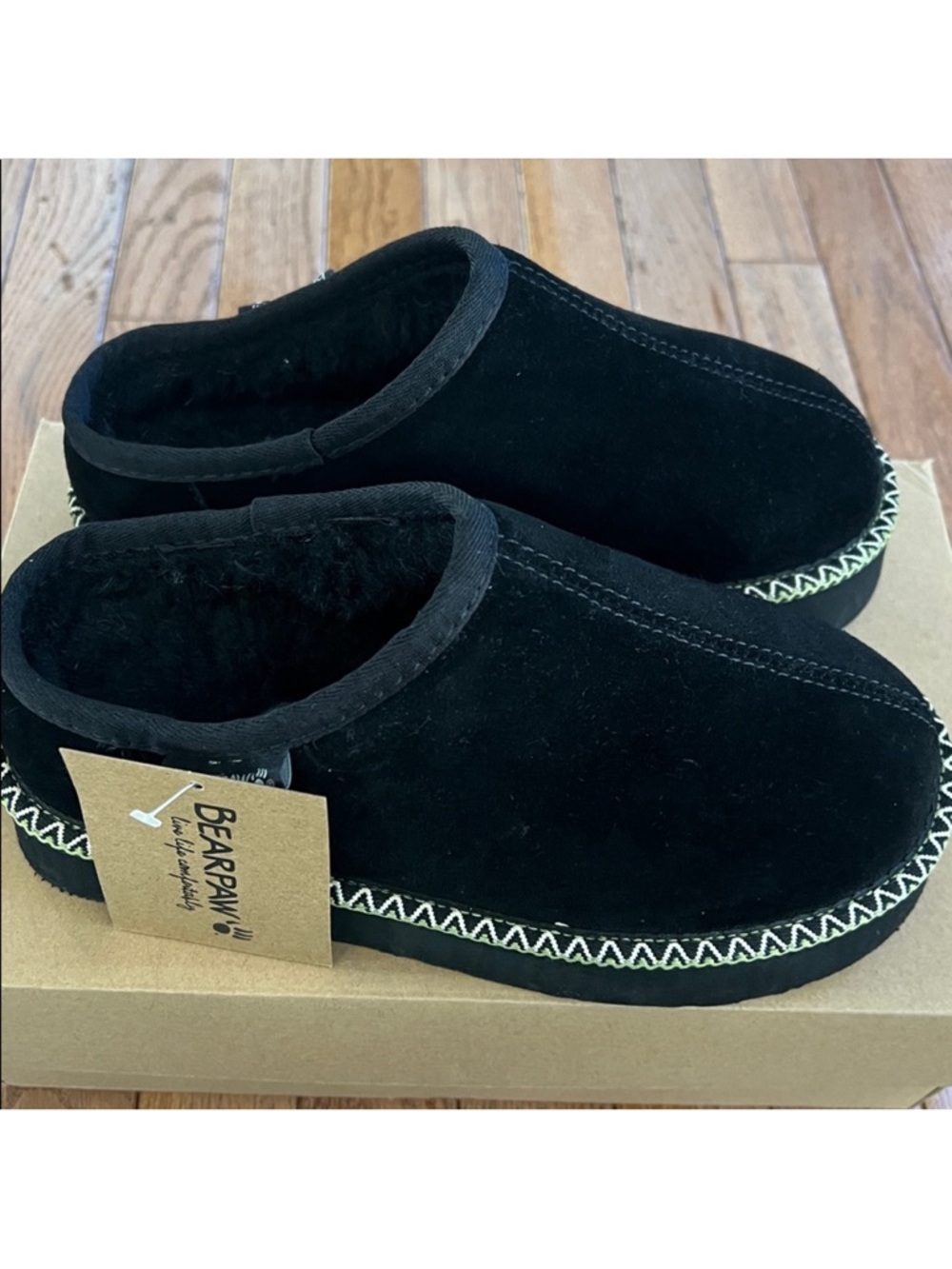 Bearpaw women’s  Leather Sheepskin Lined slippers Indoor/Outdoor